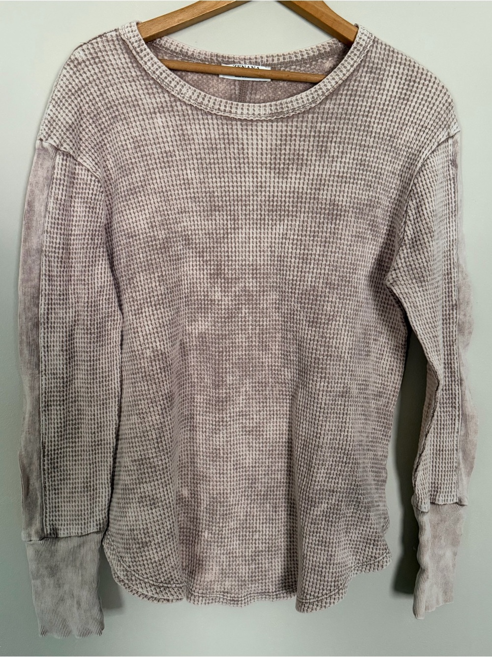 ⭐️2/$12 Women’s L Waffle Knit Long Sleeve Tee from Zenana- Dusty Mauve/Taupe EUC